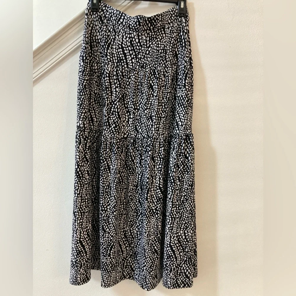 Tiered Printed Maxi Skirt Small - Picture 2 of 7